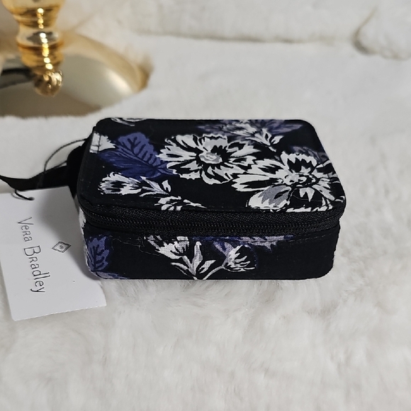 NWT! Vera Bradley Travel Pill Case - Picture 8 of 8